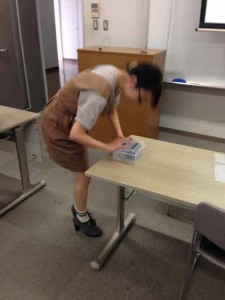 クイズに回答している学生さんの様子
