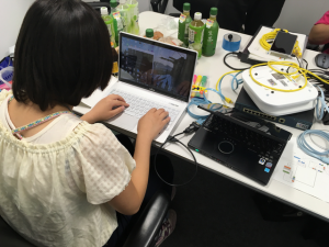 無線AP設定中の学生さん